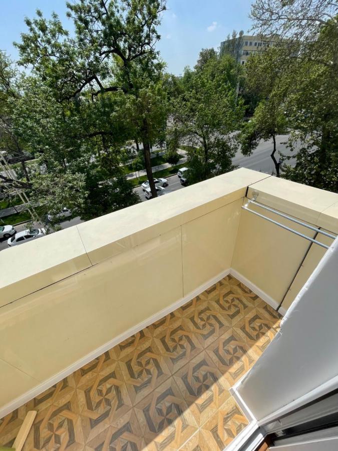 Amir Temur Apartment In Center After Renovation ทาชเคนต์ ภายนอก รูปภาพ