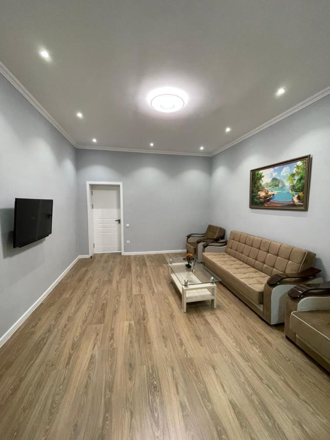 Amir Temur Apartment In Center After Renovation ทาชเคนต์ ภายนอก รูปภาพ