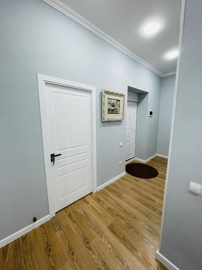 Amir Temur Apartment In Center After Renovation ทาชเคนต์ ภายนอก รูปภาพ