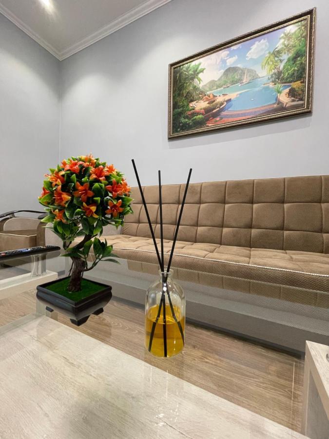 Amir Temur Apartment In Center After Renovation ทาชเคนต์ ภายนอก รูปภาพ