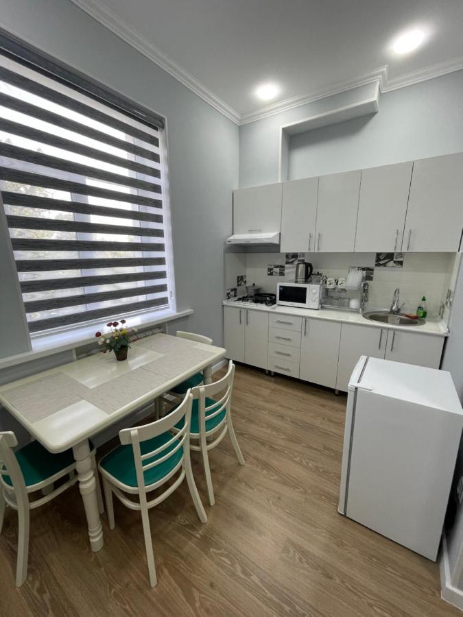 Amir Temur Apartment In Center After Renovation ทาชเคนต์ ภายนอก รูปภาพ